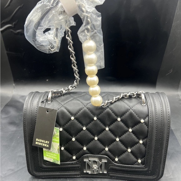 NWT Badgley Mischka quilted Crossbody with Bomber & Pearls - Picture 3 of 11